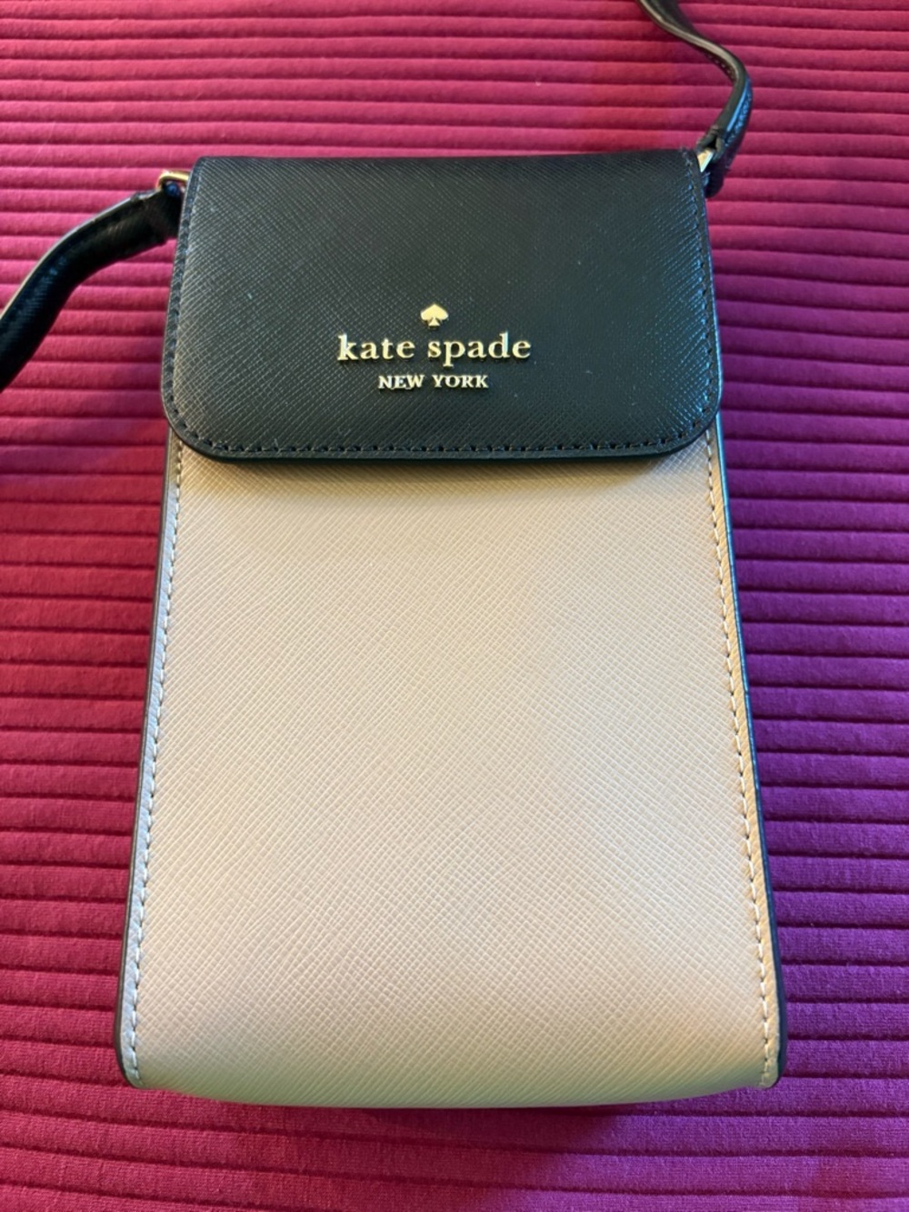 Kate Spade Crossbody with card slots. Saffiano leather in Black & Cream